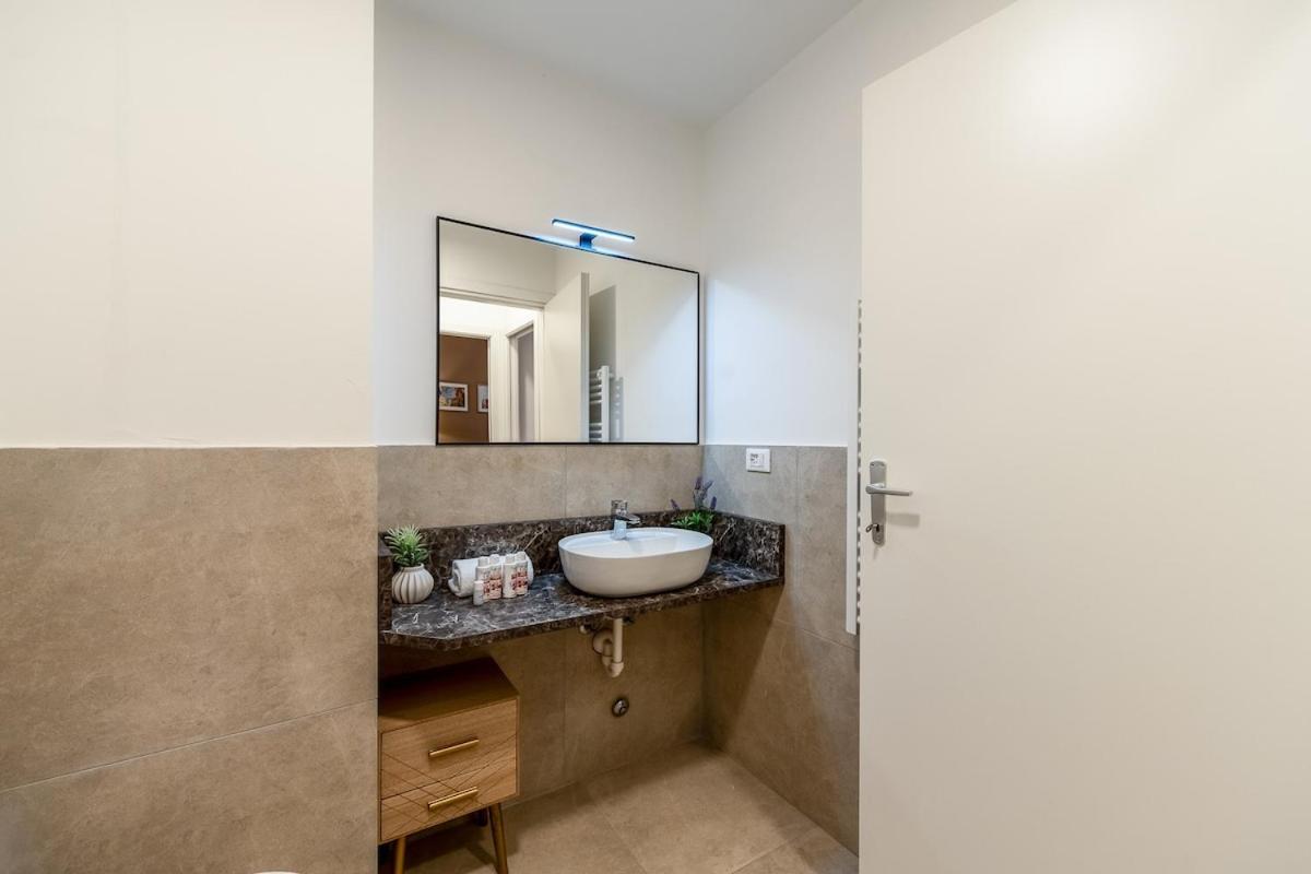 Authentic Private Flat 2 Min From Navigli Lägenhet Milano Exteriör bild