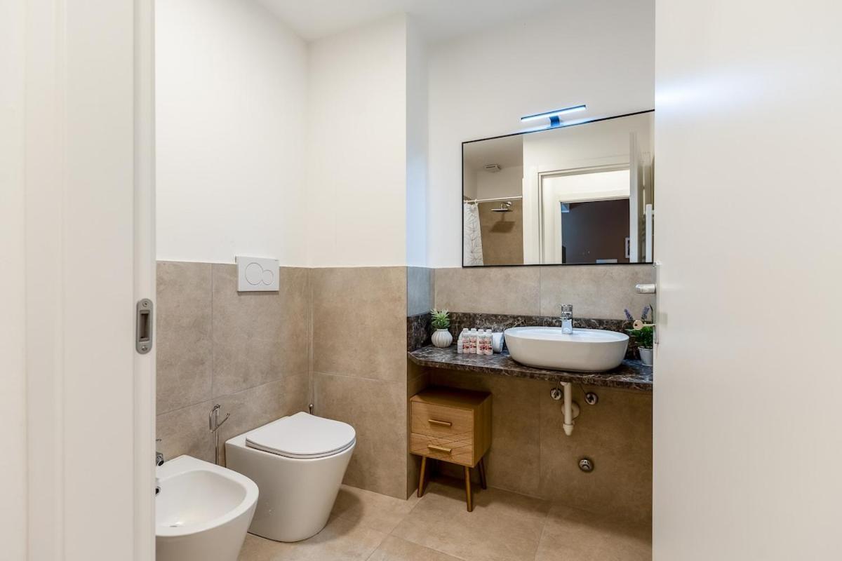 Authentic Private Flat 2 Min From Navigli Lägenhet Milano Exteriör bild