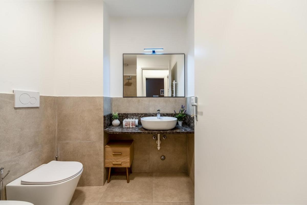 Authentic Private Flat 2 Min From Navigli Lägenhet Milano Exteriör bild